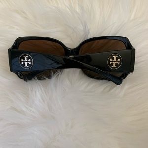 Tory Burch Ty9010 Polarized Sunglasses